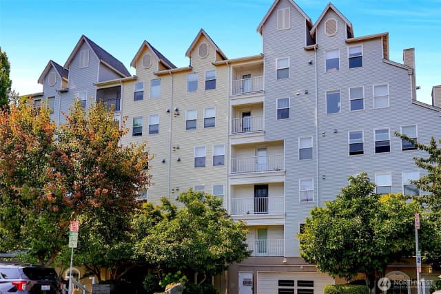 Property photo for 2522 Rucker Avenue #303, Everett photo 2