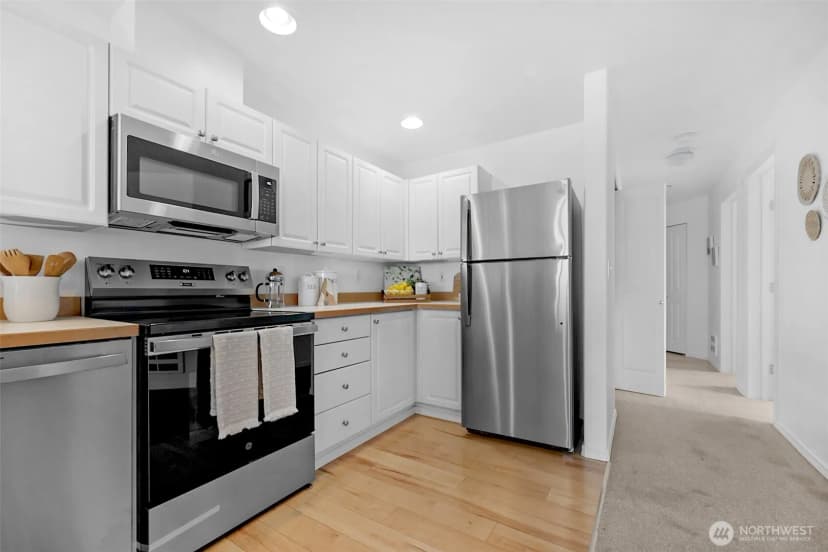 Property photo for 2522 Rucker Avenue #303, Everett photo 14