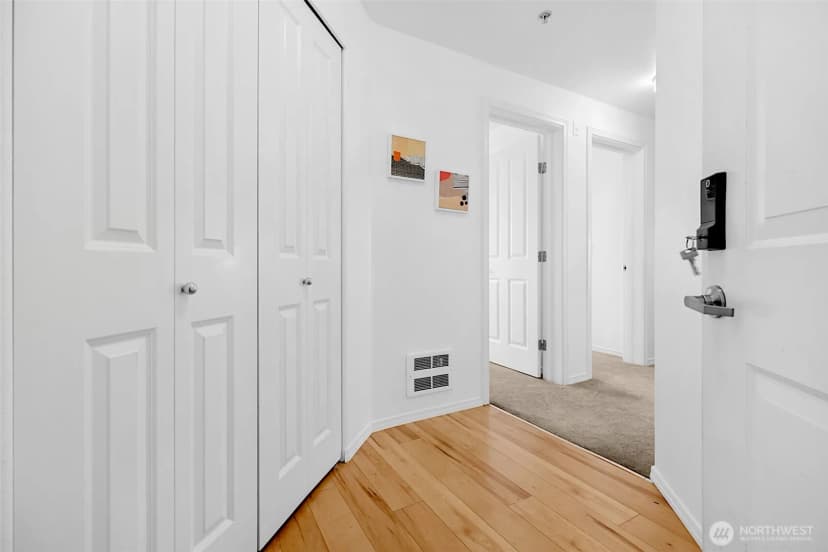 Property photo for 2522 Rucker Avenue #303, Everett photo 7