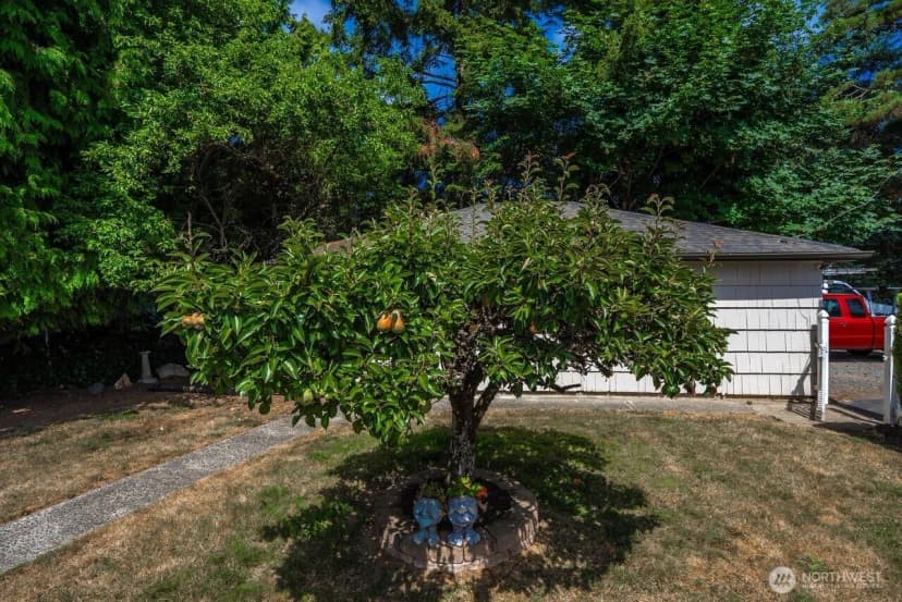 Property photo for 10419 16th Street E, Edgewood photo 38