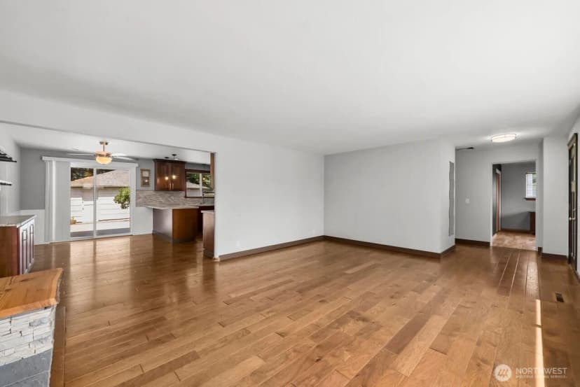 Property photo for 10419 16th Street E, Edgewood photo 6