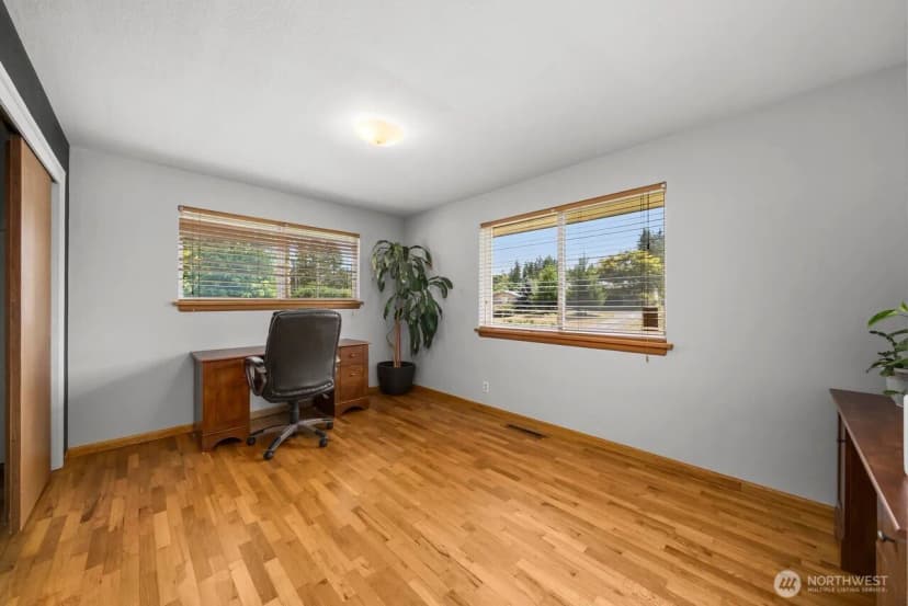 Property photo for 10419 16th Street E, Edgewood photo 21