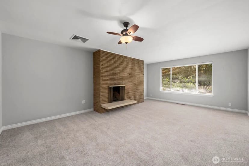 Property photo for 10419 16th Street E, Edgewood photo 22