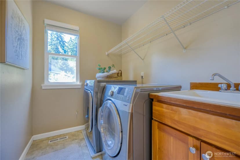 Property photo for 6432 166th Place Se, Bellevue photo 31