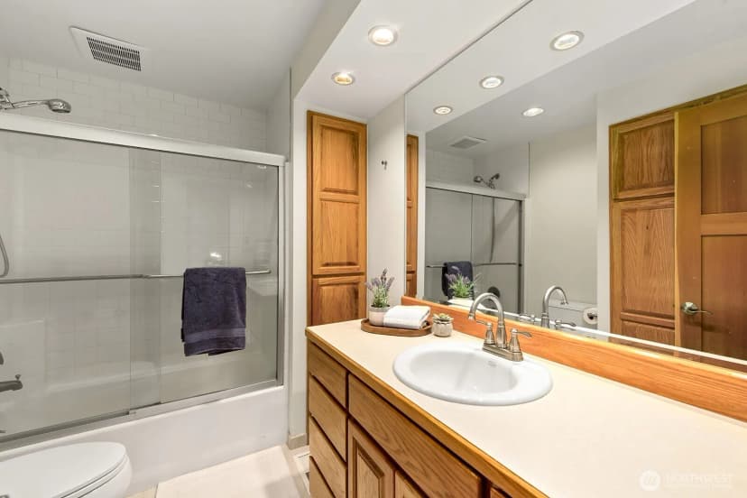 Property photo for 16026 16th Avenue Sw, Burien photo 17