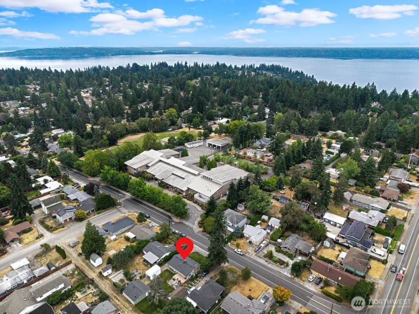 Property photo for 16026 16th Avenue Sw, Burien photo 36