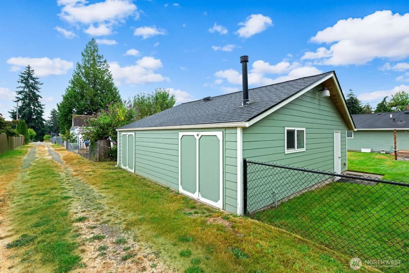 Property photo for 16026 16th Avenue Sw, Burien photo 25