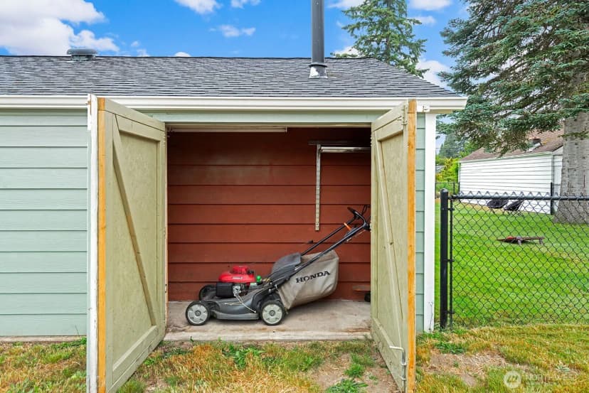 Property photo for 16026 16th Avenue Sw, Burien photo 26