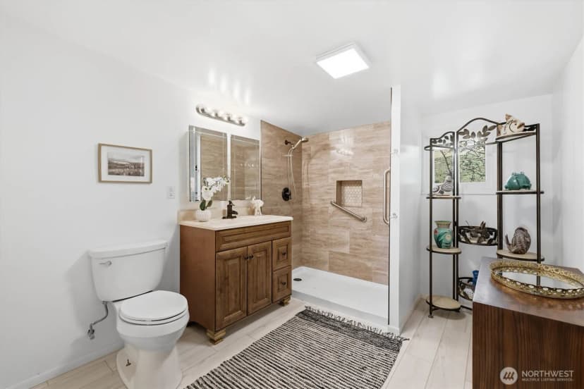 Property photo for 28748 Sound View Drive S, Des Moines photo 26