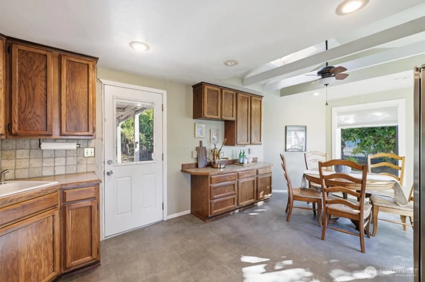 Property photo for 28748 Sound View Drive S, Des Moines photo 17