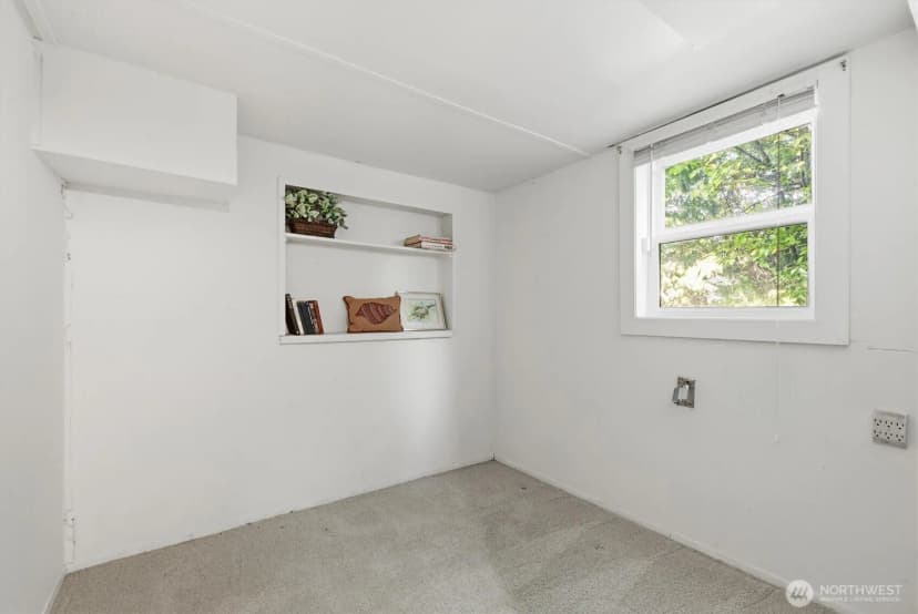 Property photo for 28748 Sound View Drive S, Des Moines photo 33
