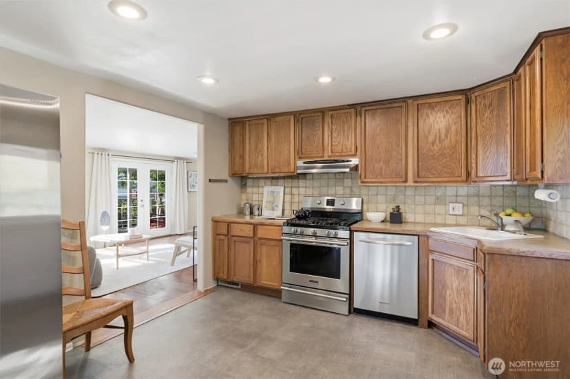 Property photo for 28748 Sound View Drive S, Des Moines photo 19