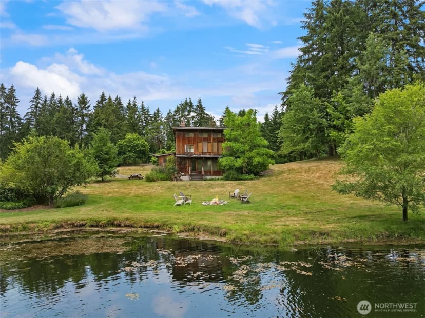 Property photo for 7035 High School Road Ne, Bainbridge Island