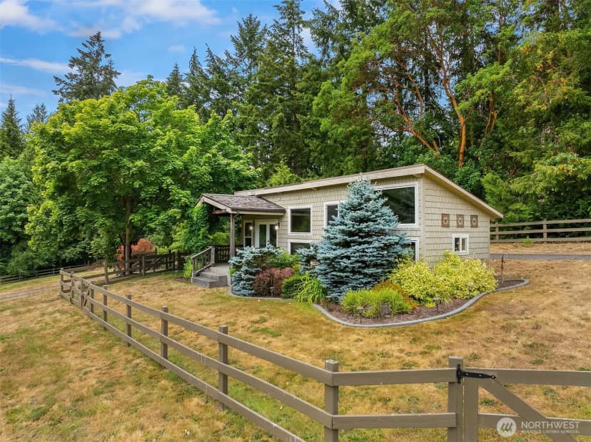 Property photo for 7035 High School Road Ne, Bainbridge Island photo 2