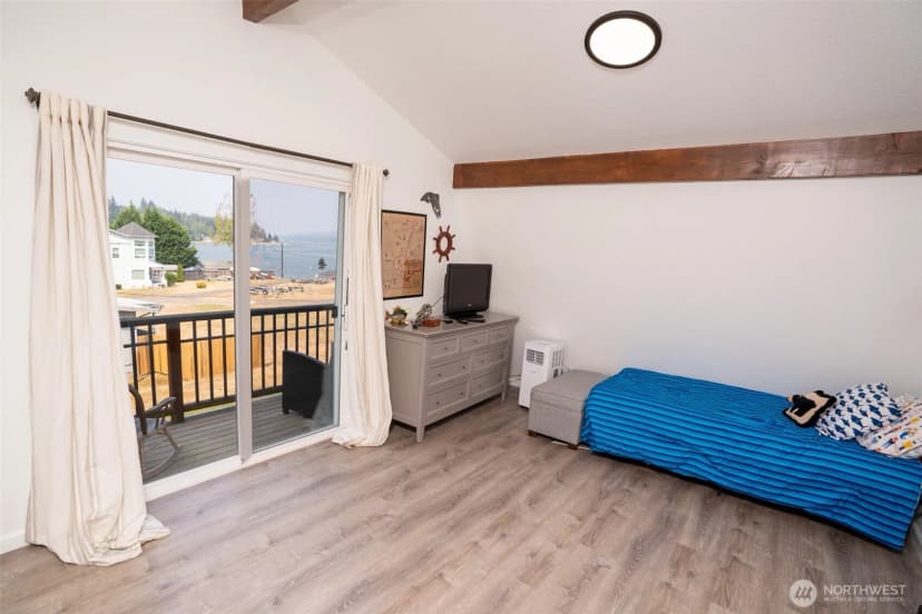 Property photo for 20 N Tillicum Beach Lane N, Shelton photo 28