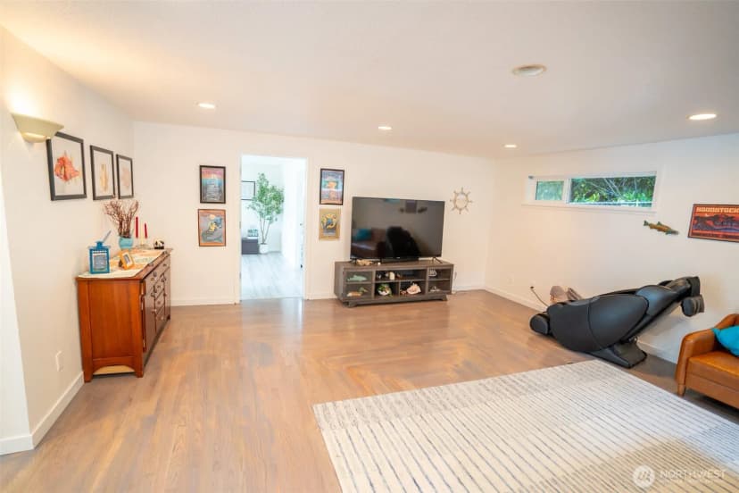 Property photo for 20 N Tillicum Beach Lane N, Shelton photo 19