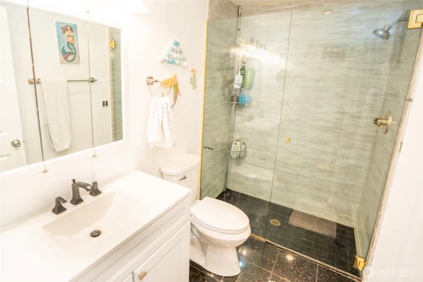 Property photo for 20 N Tillicum Beach Lane N, Shelton photo 15