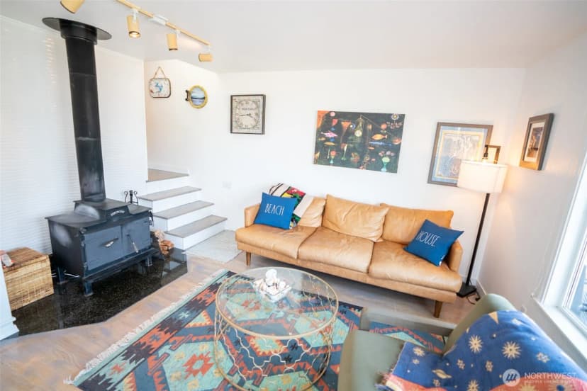 Property photo for 20 N Tillicum Beach Lane N, Shelton photo 13