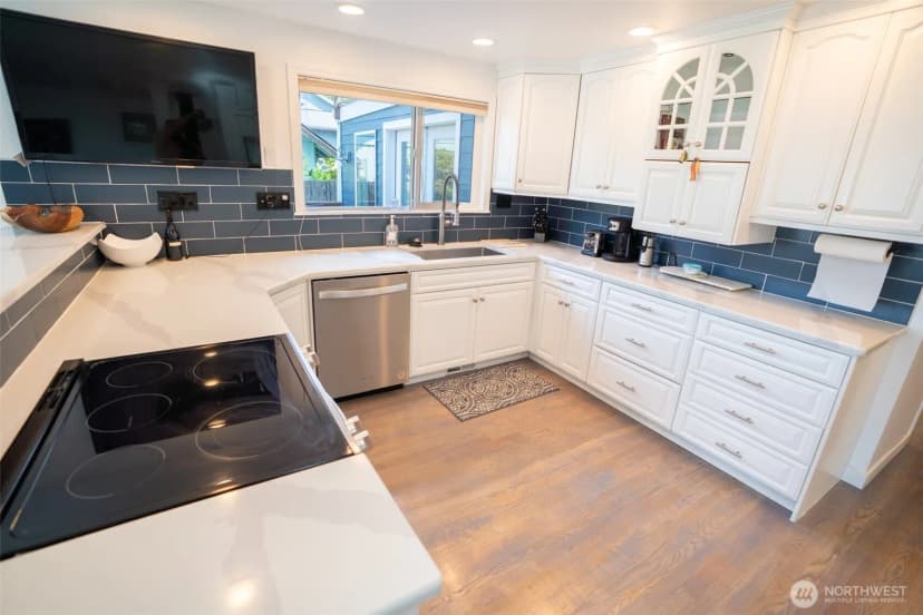 Property photo for 20 N Tillicum Beach Lane N, Shelton photo 12