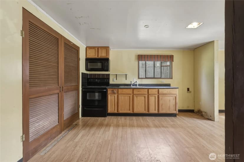 Property photo for 2130 Woodcrest Drive Se, Olympia photo 6