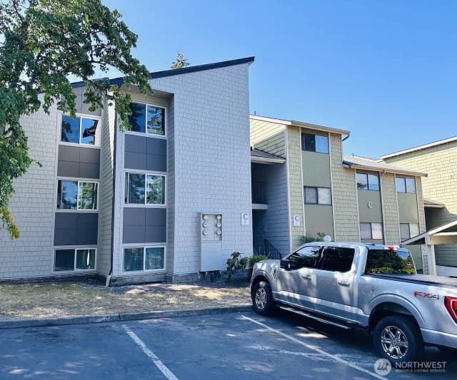 Property photo for 2020 Grant Avenue S #c301, Renton photo 4