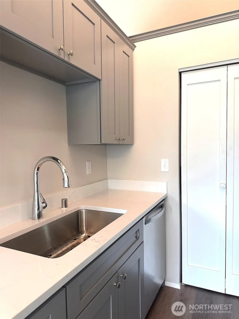 Property photo for 2020 Grant Avenue S #c301, Renton photo 9