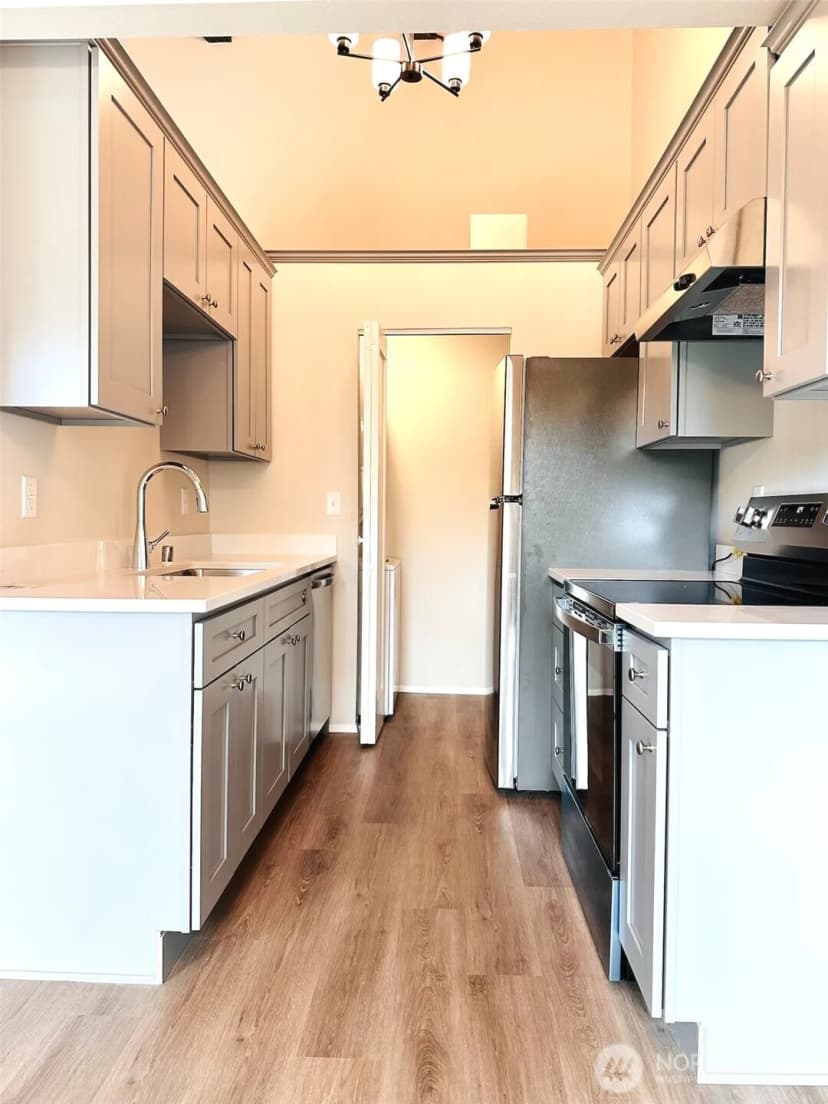 Property photo for 2020 Grant Avenue S #c301, Renton photo 11