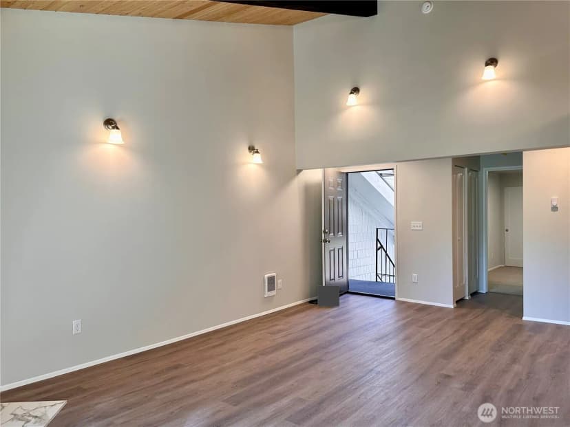 Property photo for 2020 Grant Avenue S #c301, Renton photo 6