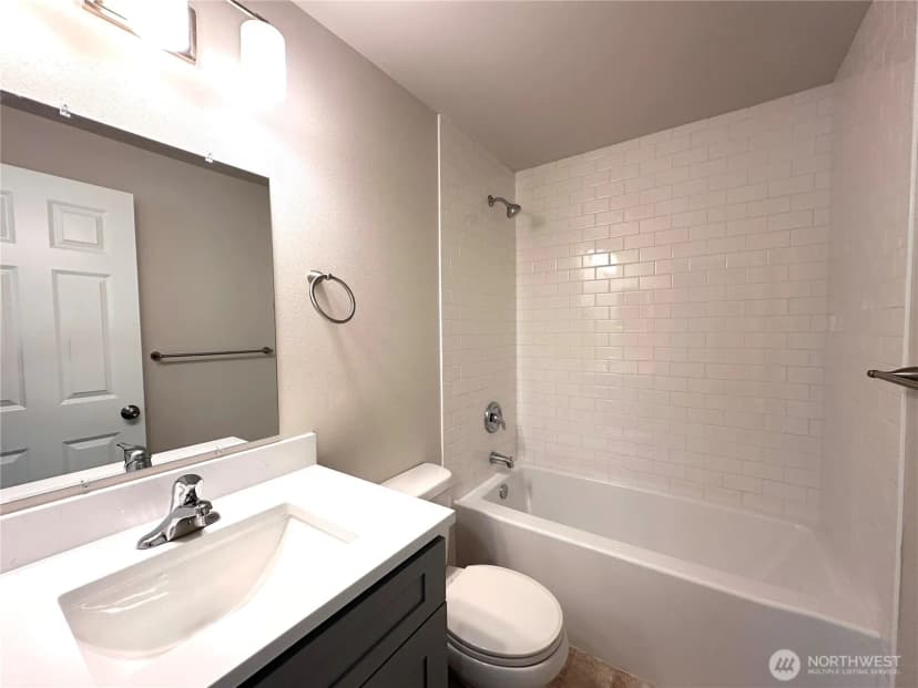 Property photo for 2020 Grant Avenue S #c301, Renton photo 13