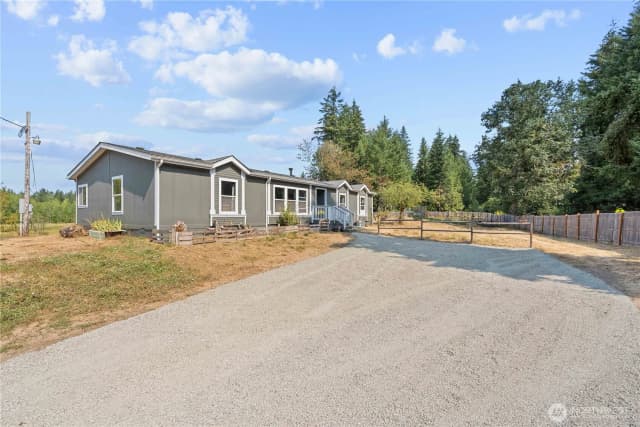 Property photo for 18109 Bald Hill Rd Se, Yelm photo 3