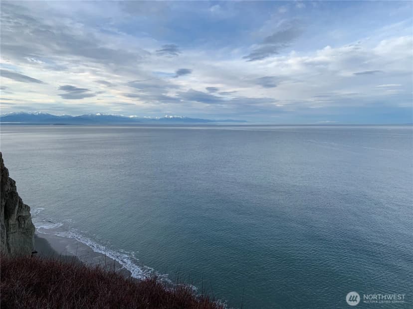 Property photo for 1399 W Beach Road, Oak Harbor photo 8