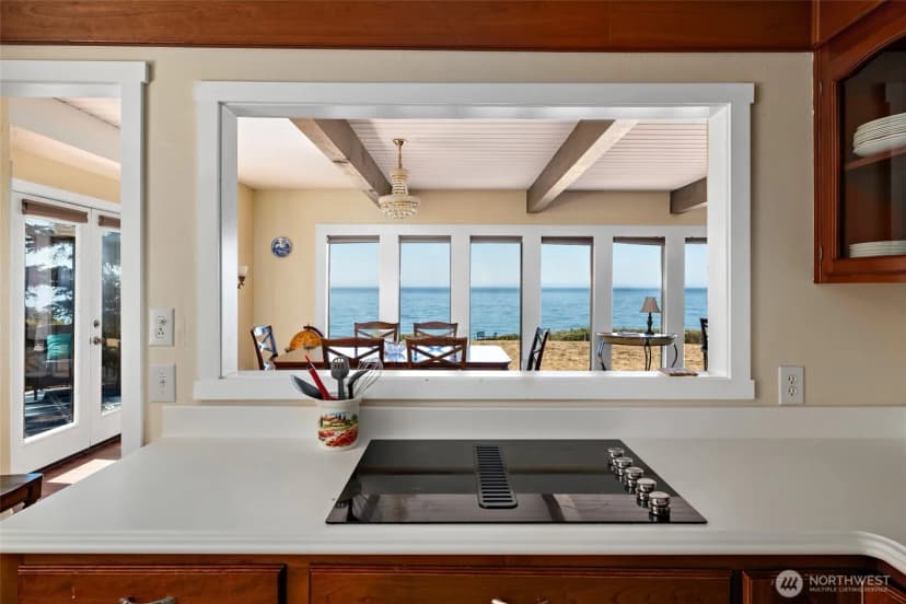 Property photo for 1399 W Beach Road, Oak Harbor photo 17