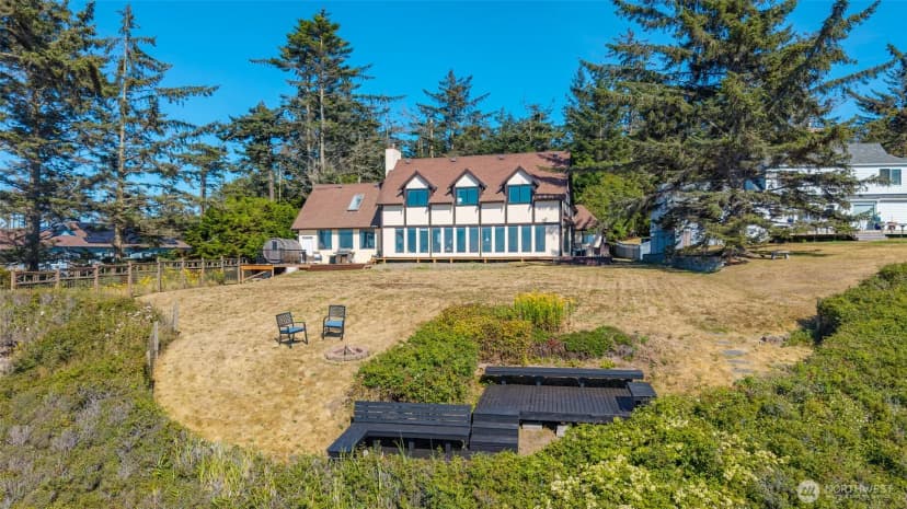 Property photo for 1399 W Beach Road, Oak Harbor photo 13