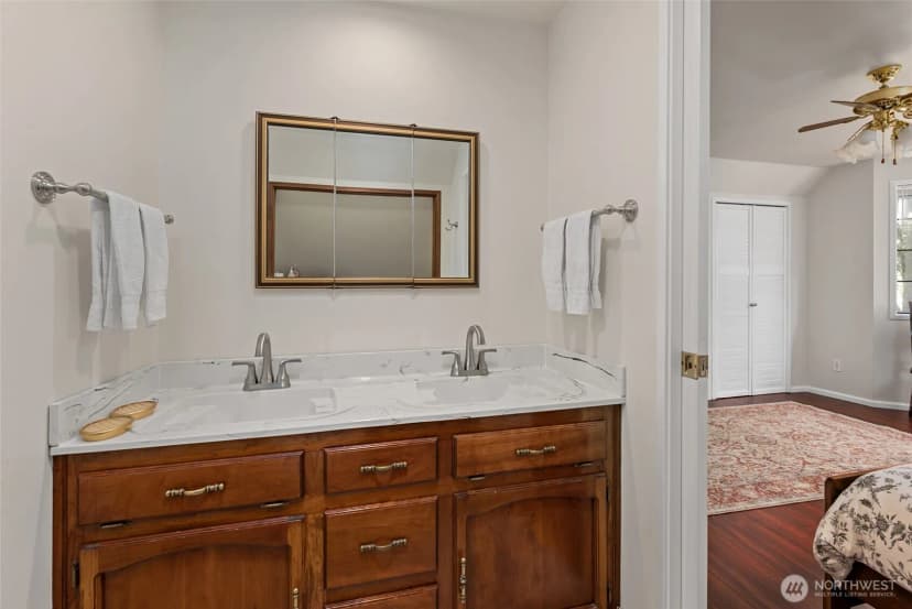 Property photo for 1399 W Beach Road, Oak Harbor photo 30