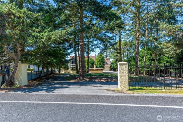 Property photo for 1399 W Beach Road, Oak Harbor photo 5