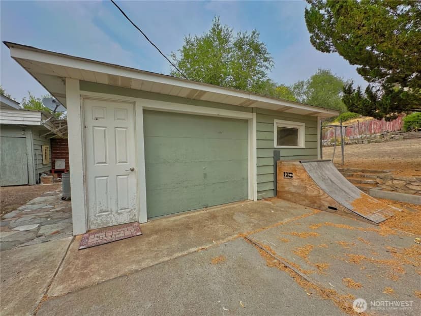 Property photo for 307 Orchard Avenue, Elmer City photo 31