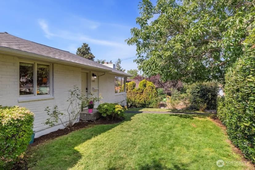 Property photo for 4831 S Holly Street, Seattle photo 2