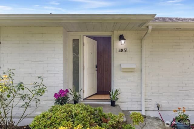 Property photo for 4831 S Holly Street, Seattle photo 4