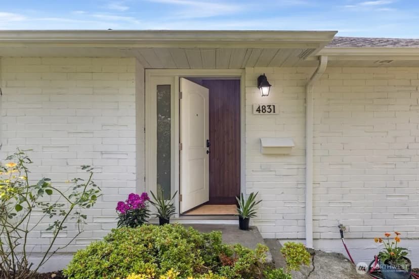 Property photo for 4831 S Holly Street, Seattle photo 4