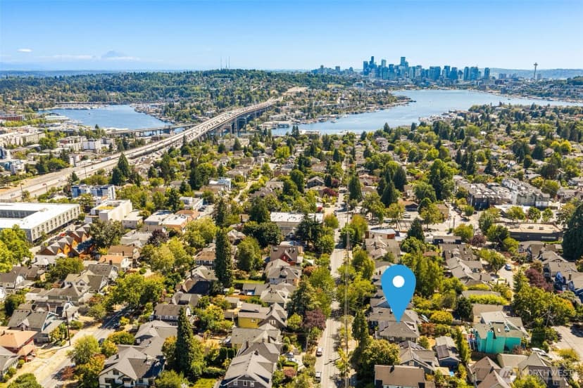 Property photo for 4549 Thackeray Place Ne, Seattle photo 37