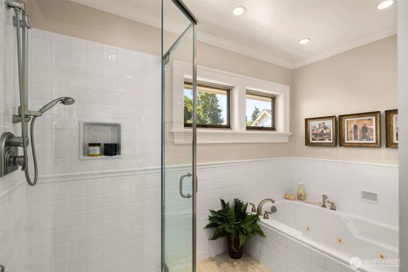 Property photo for 4549 Thackeray Place Ne, Seattle photo 24