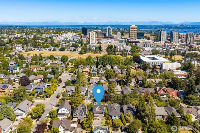 Property photo for 4549 Thackeray Place Ne, Seattle photo 38