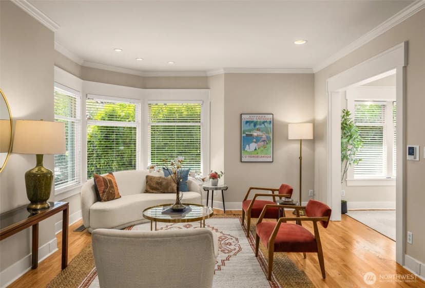 Property photo for 4549 Thackeray Place Ne, Seattle photo 12