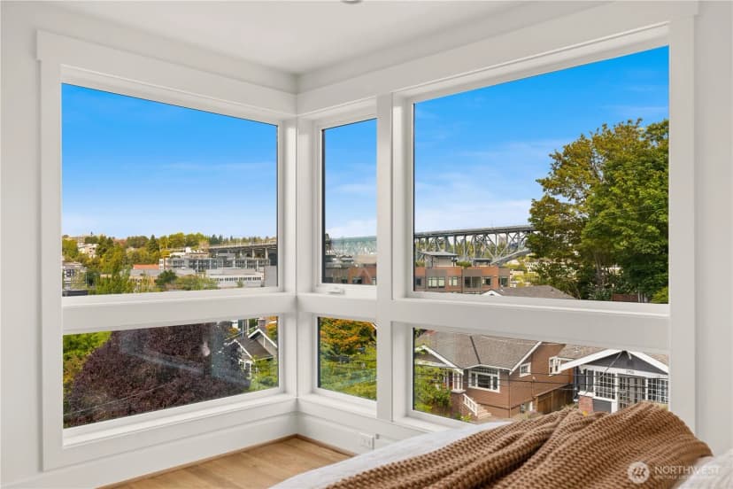 Property photo for 2903 3rd Avenue N, Seattle photo 26