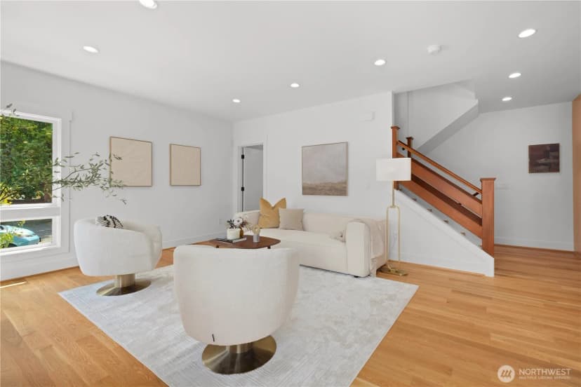 Property photo for 2903 3rd Avenue N, Seattle photo 4