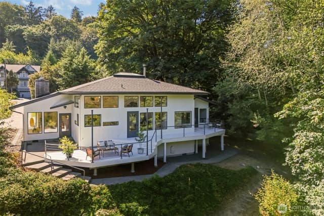 Property photo for 26530 Lake Fenwick Road S, Kent