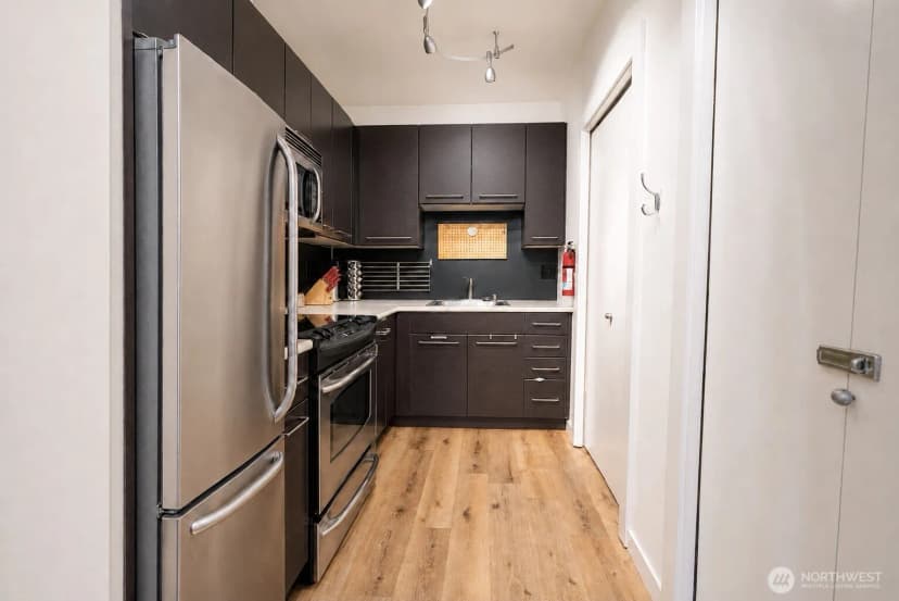 Property photo for 1420 E Pine Street #e6, Seattle photo 9