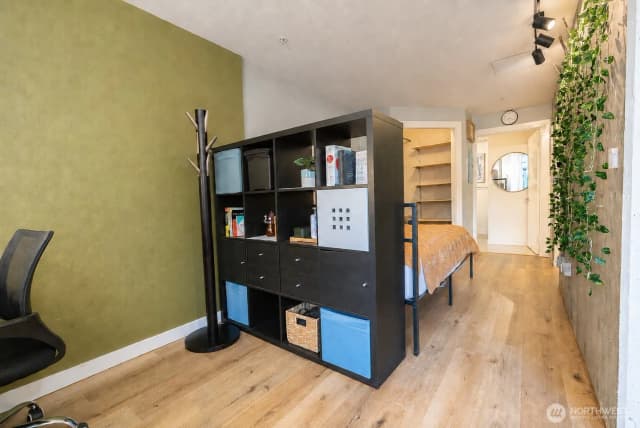 Property photo for 1420 E Pine Street #e6, Seattle photo 4