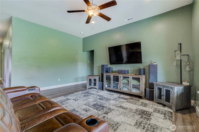 Property photo for 6017 Cotswold Lane, Pasco photo 2