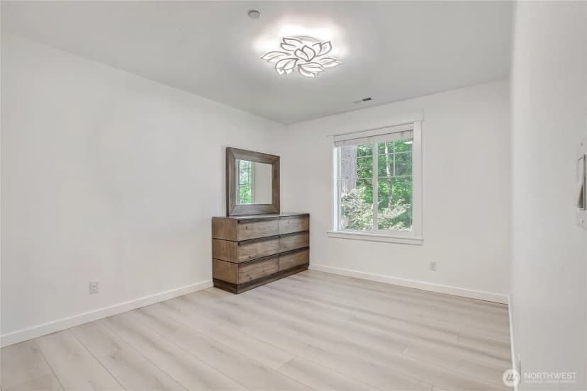 Property photo for 16426 85th Place Ne, Kenmore photo 26
